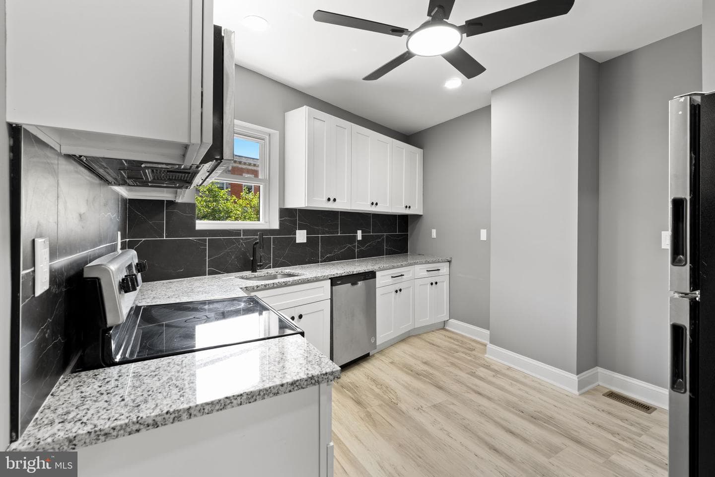 1807 Hollins Street photo 8
