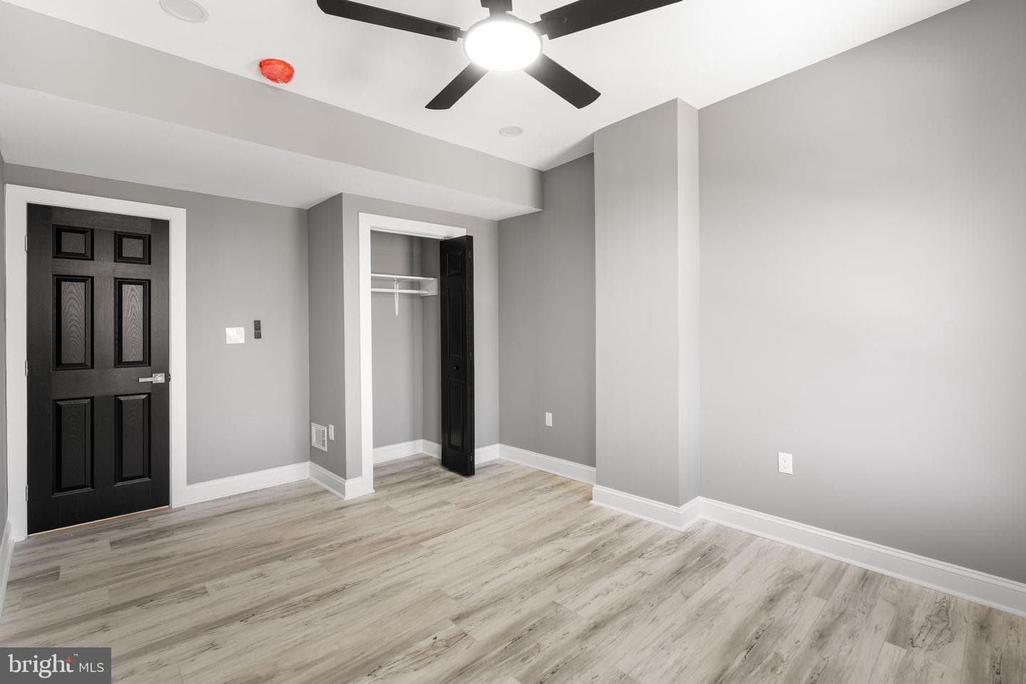 1807 Hollins Street photo 9