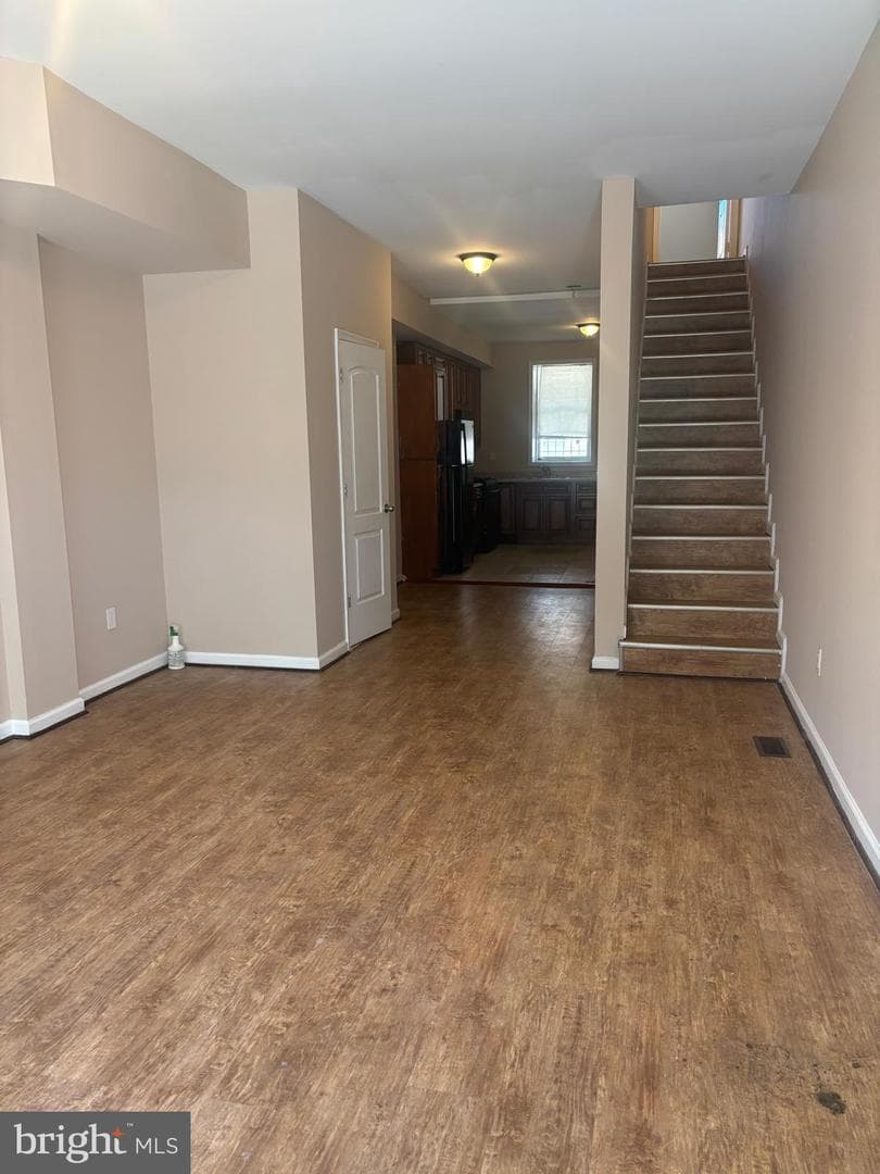 2328 E Madison Street photo 6