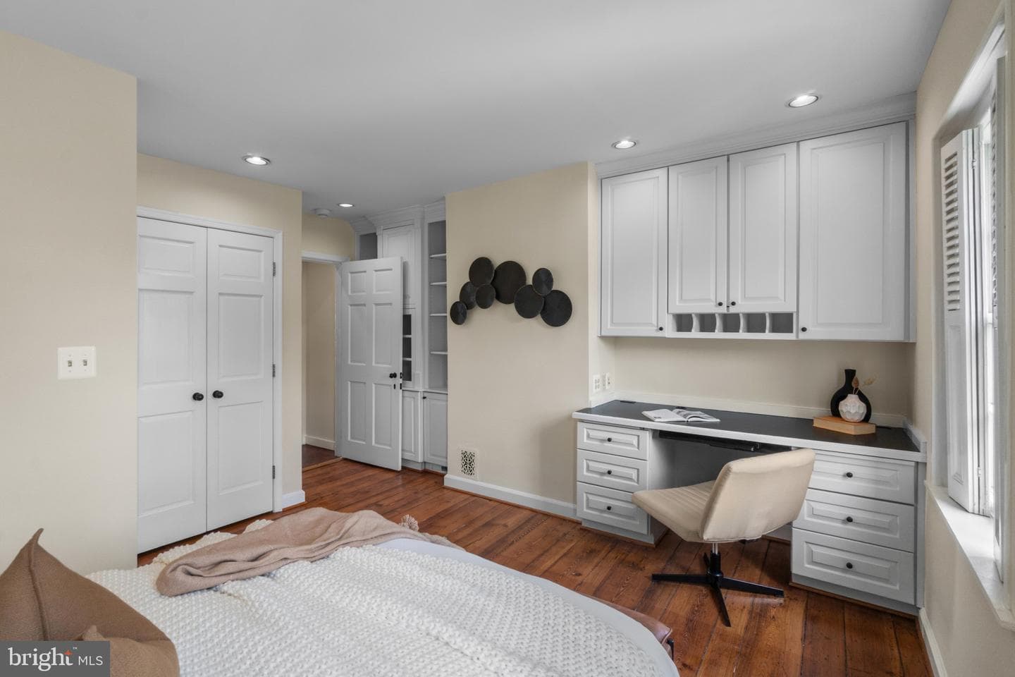 832 William Street photo 25
