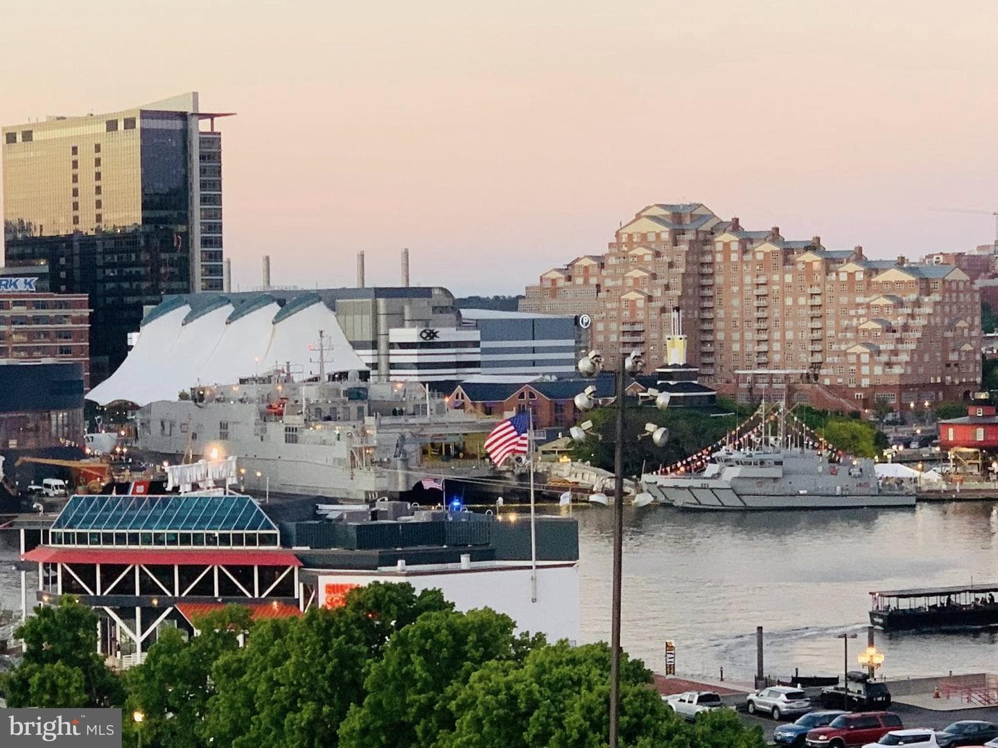 832 William Street photo 40