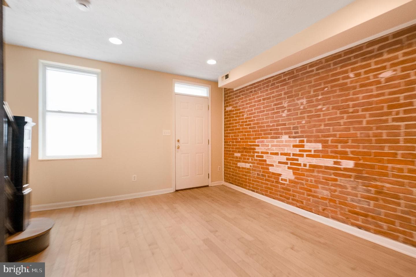 1123 W Lombard Street photo 10