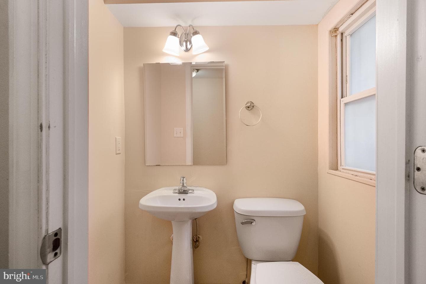 1123 W Lombard Street photo 21