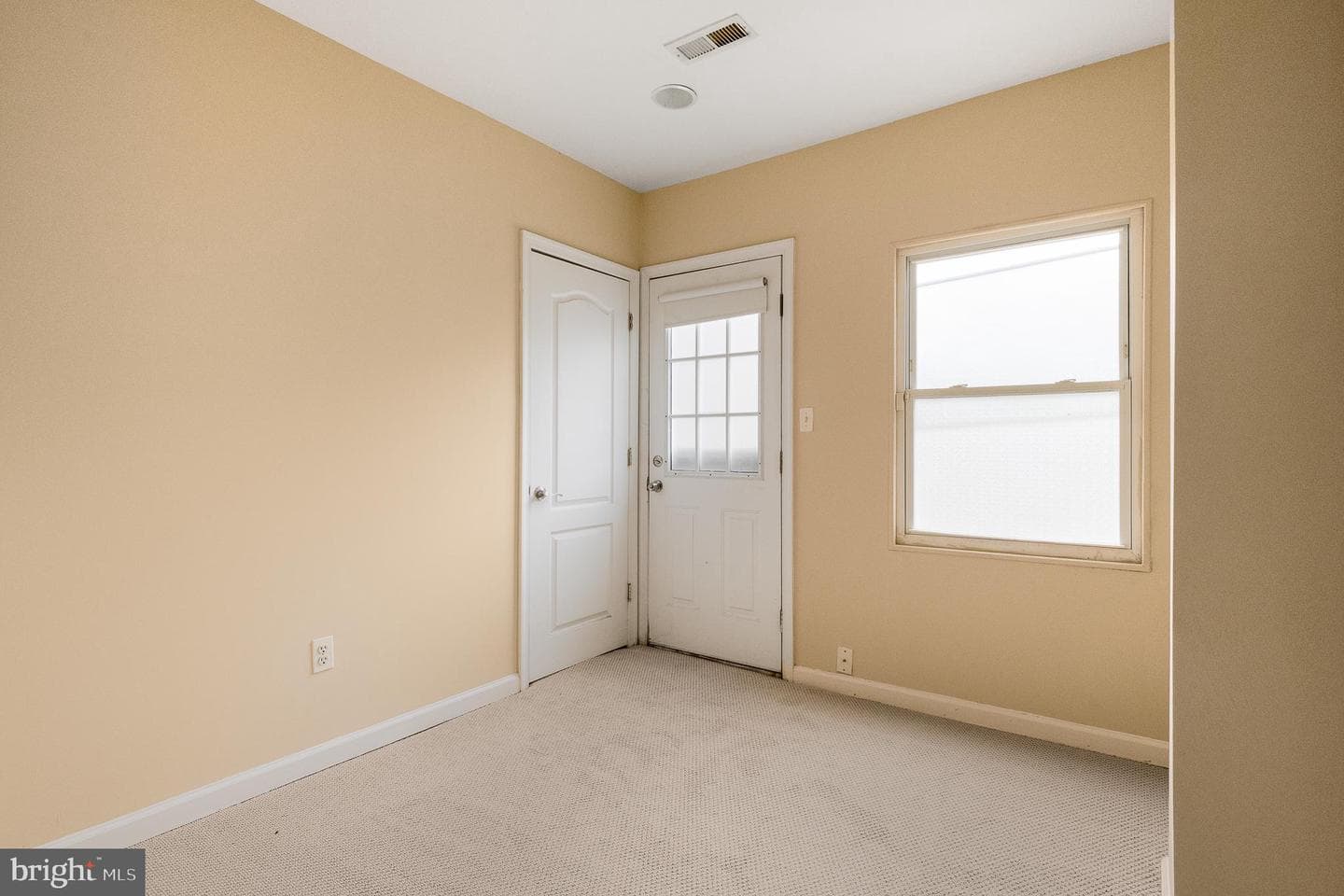 1123 W Lombard Street photo 24