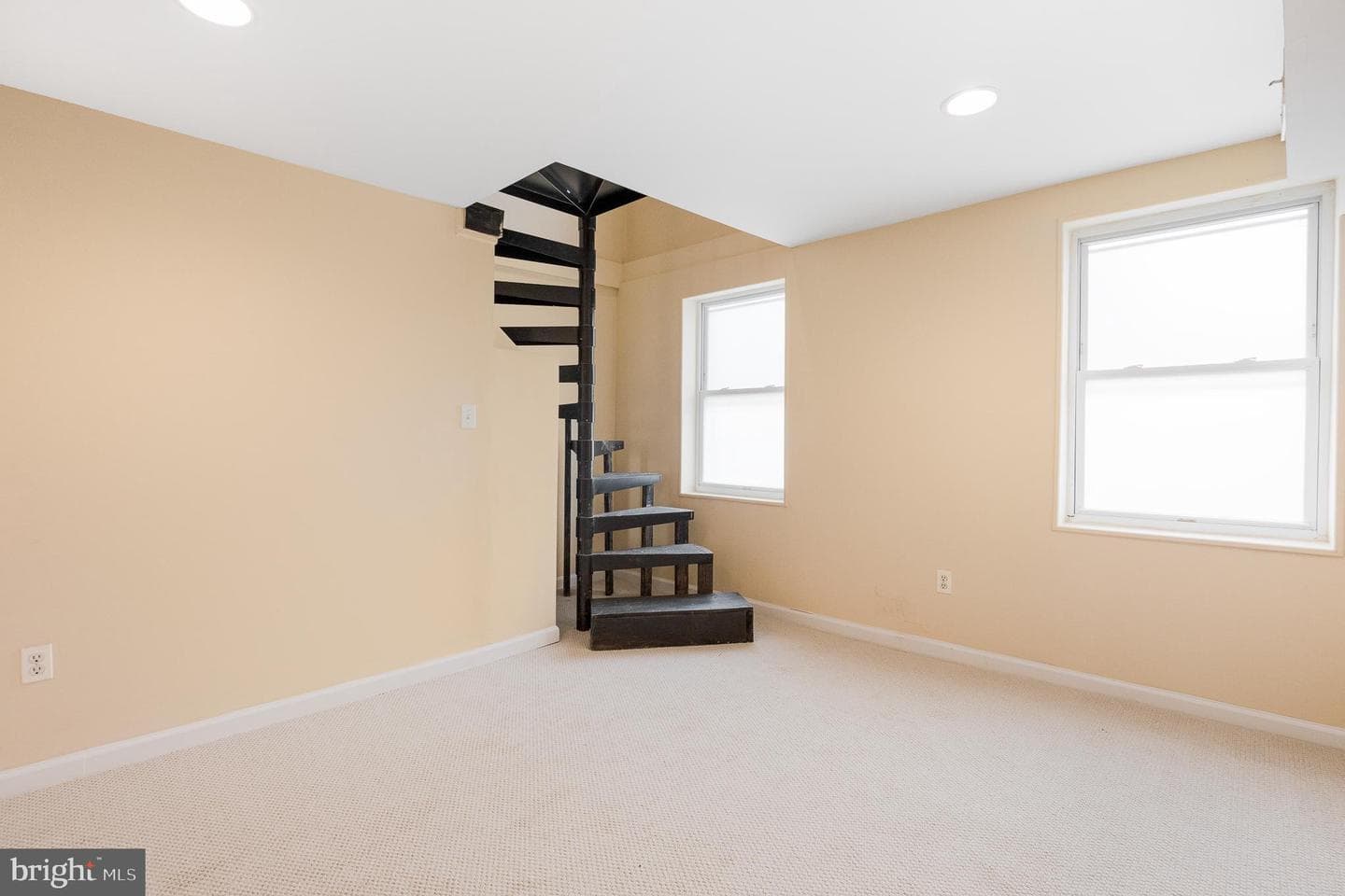 1123 W Lombard Street photo 31