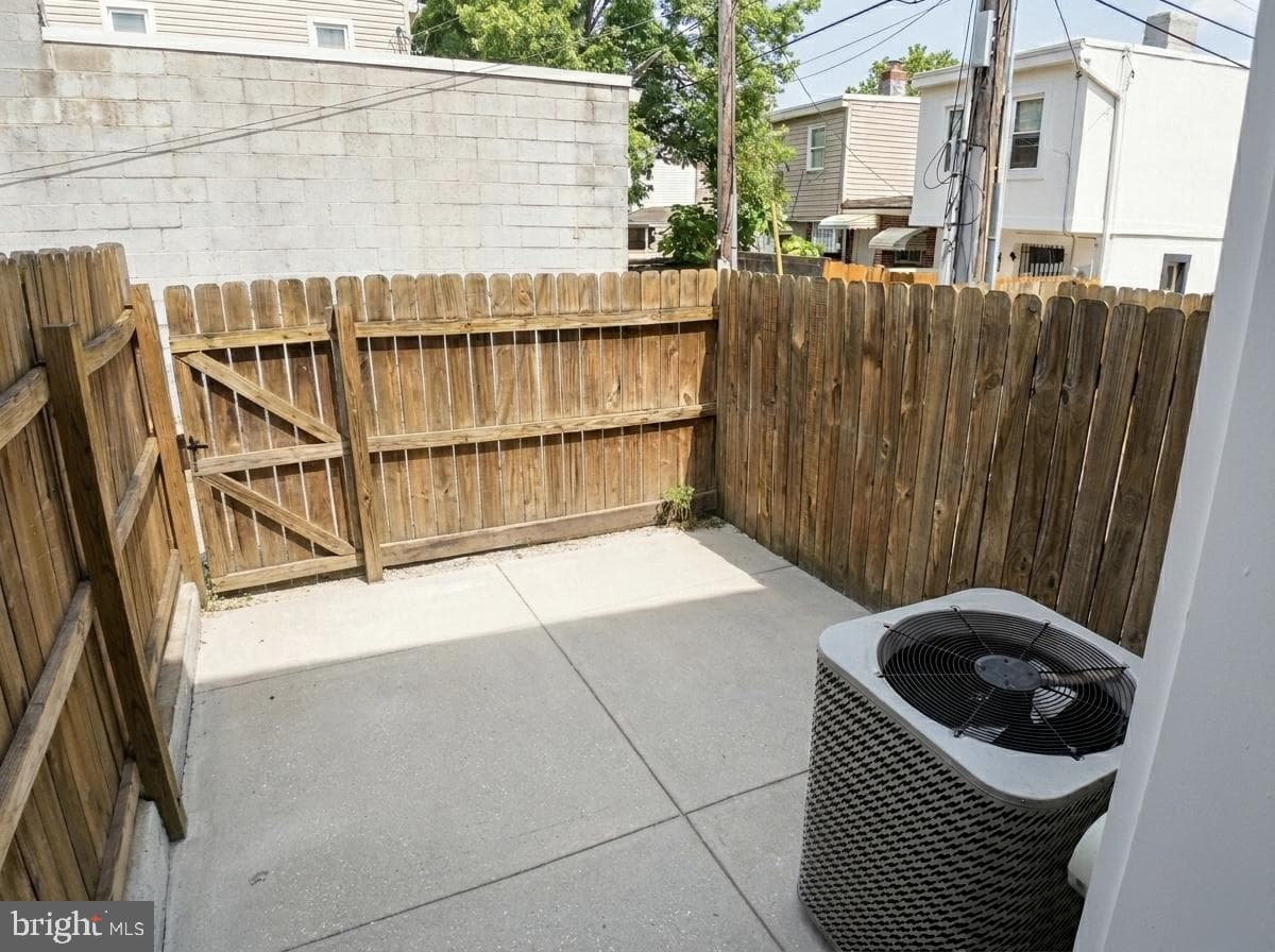 2410 E Fayette Street photo 20