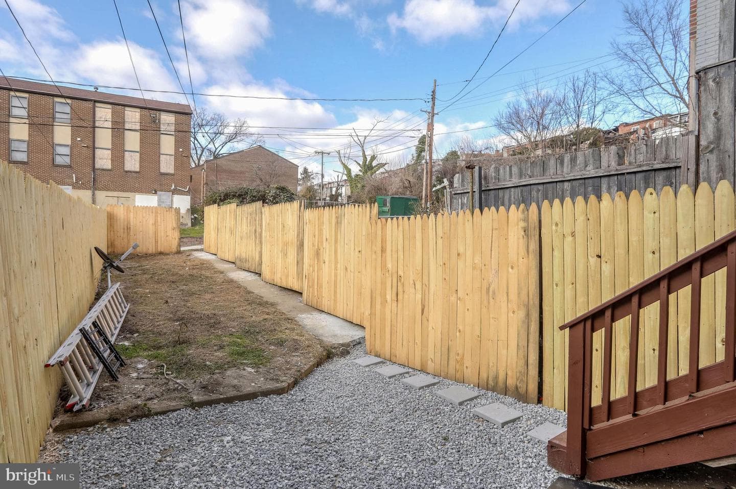 1816 N Dukeland St photo 23