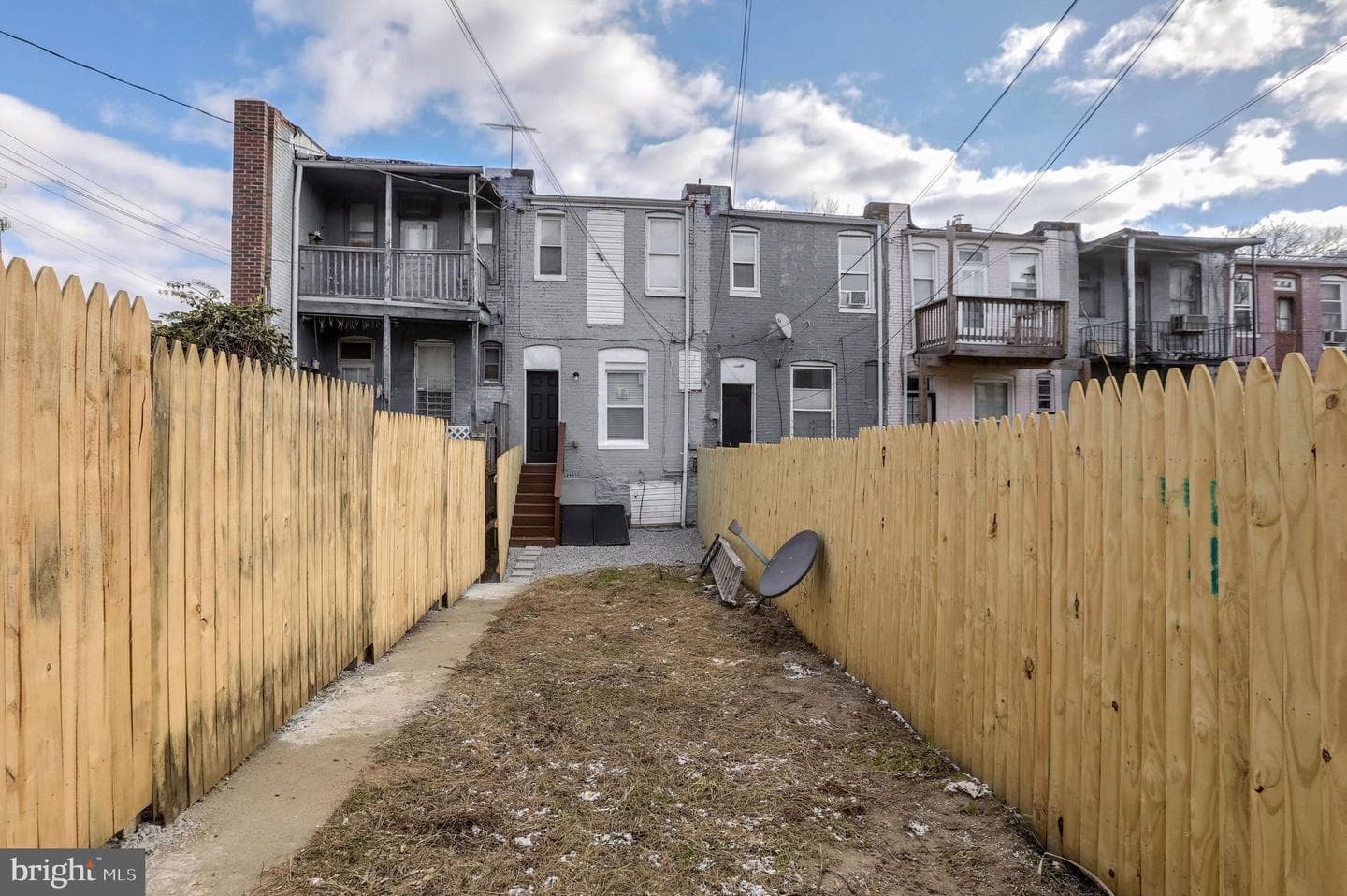 1816 N Dukeland St photo 25