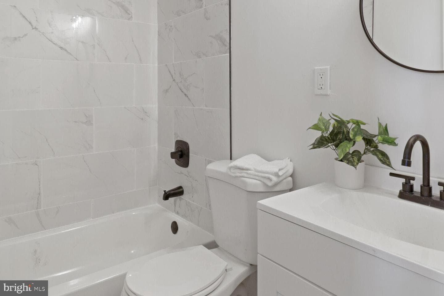 819 Cator Avenue photo 9