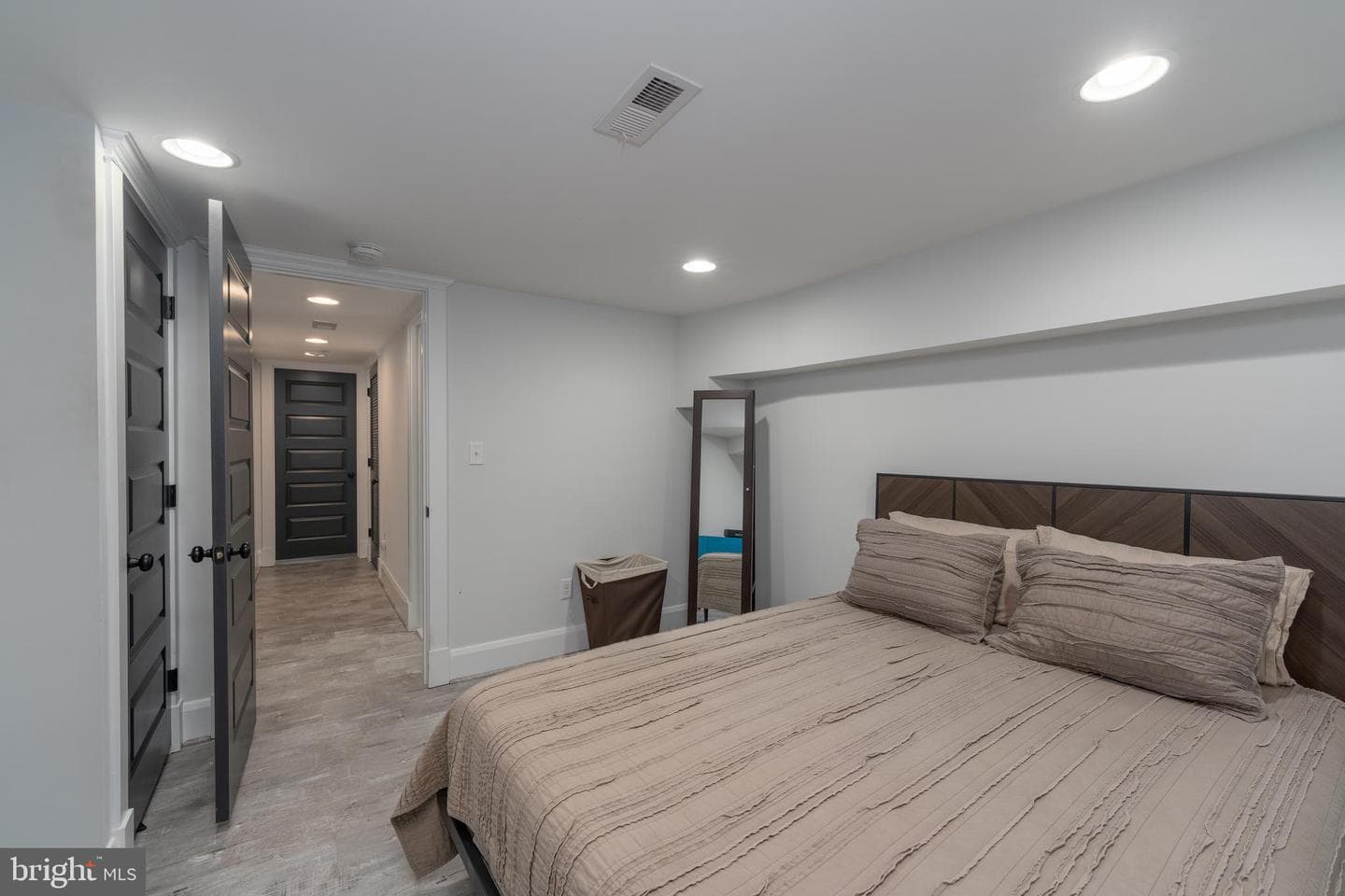 606 S Eaton Street photo 18
