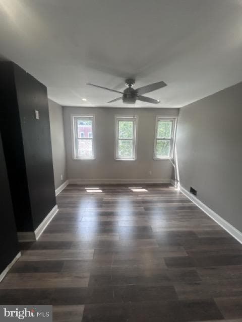 1535 Holbrook Street photo 23