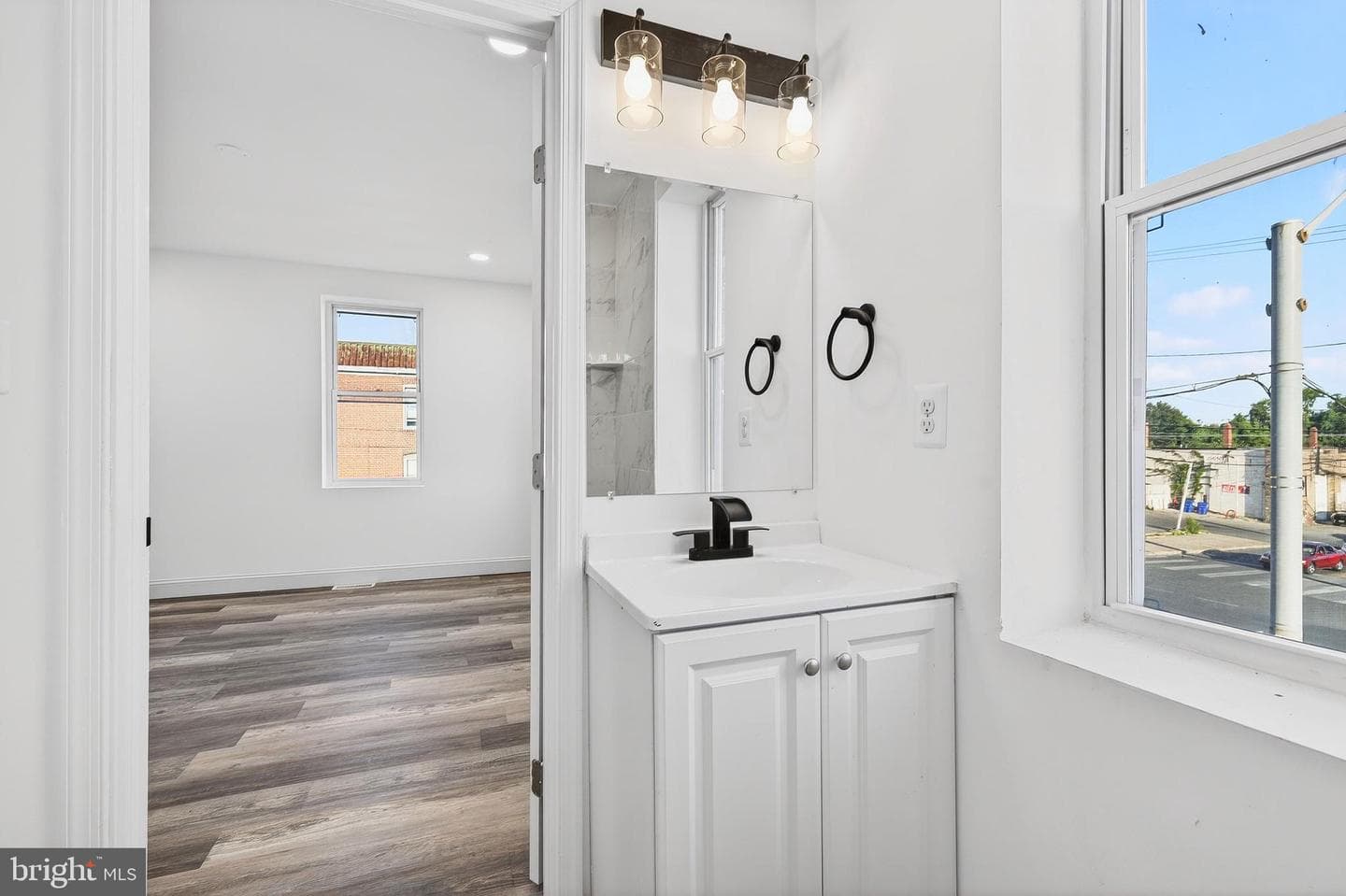 2500 W Franklin Street photo 19