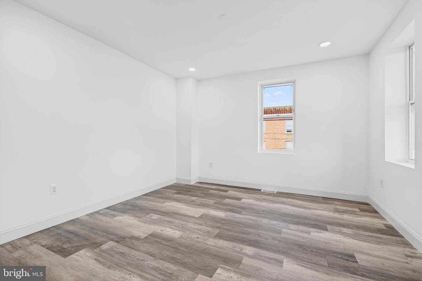 2500 W Franklin Street photo 22