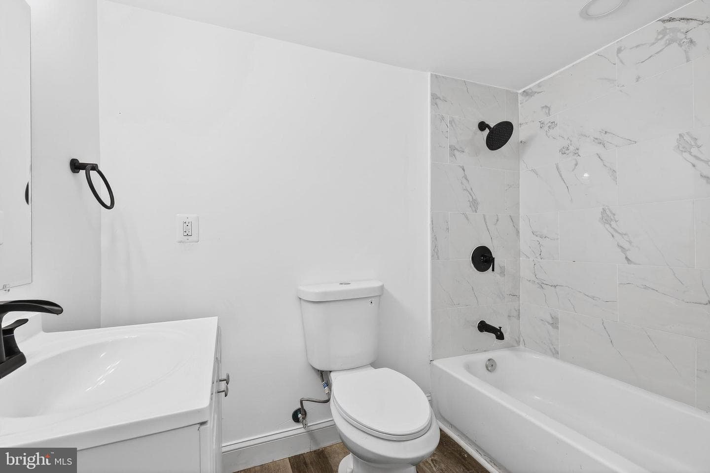 2500 W Franklin Street photo 29