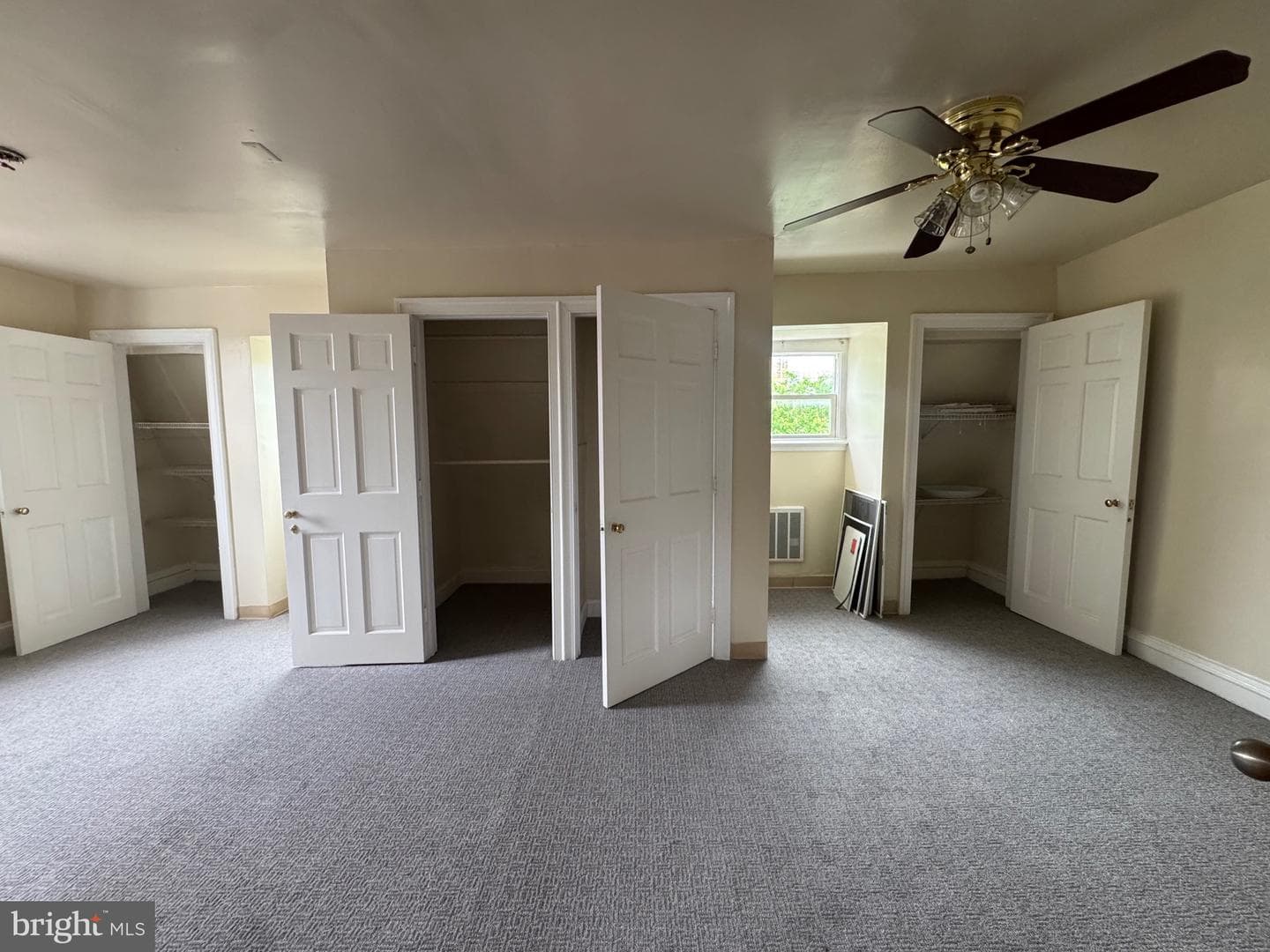 917 Chauncey Avenue photo 16