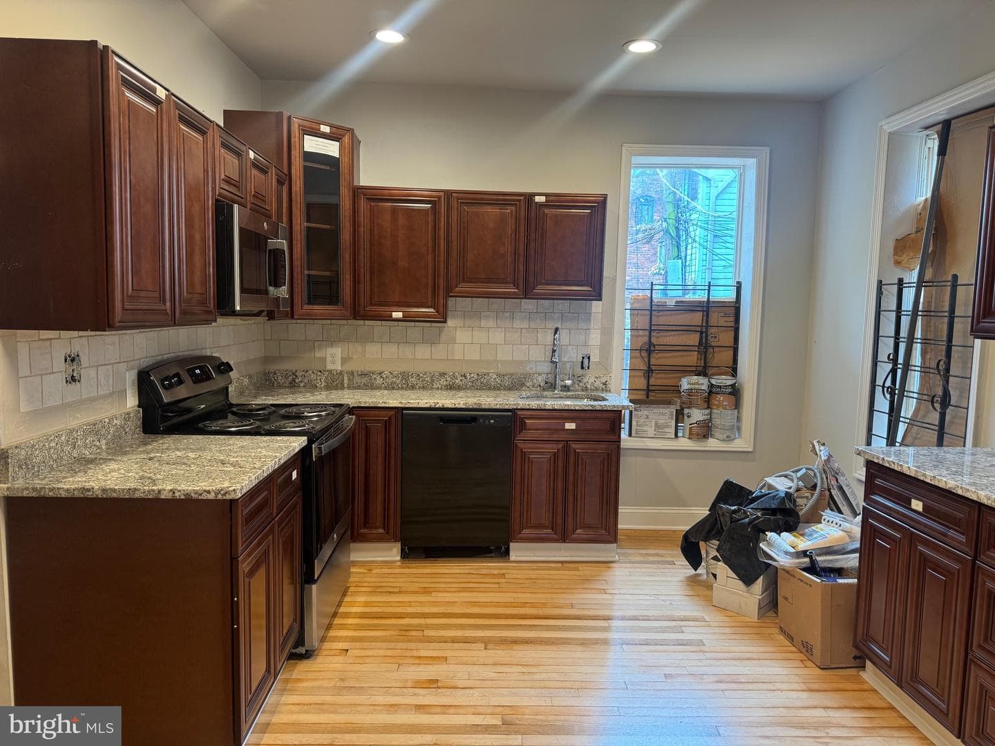 917 Chauncey Avenue photo 5