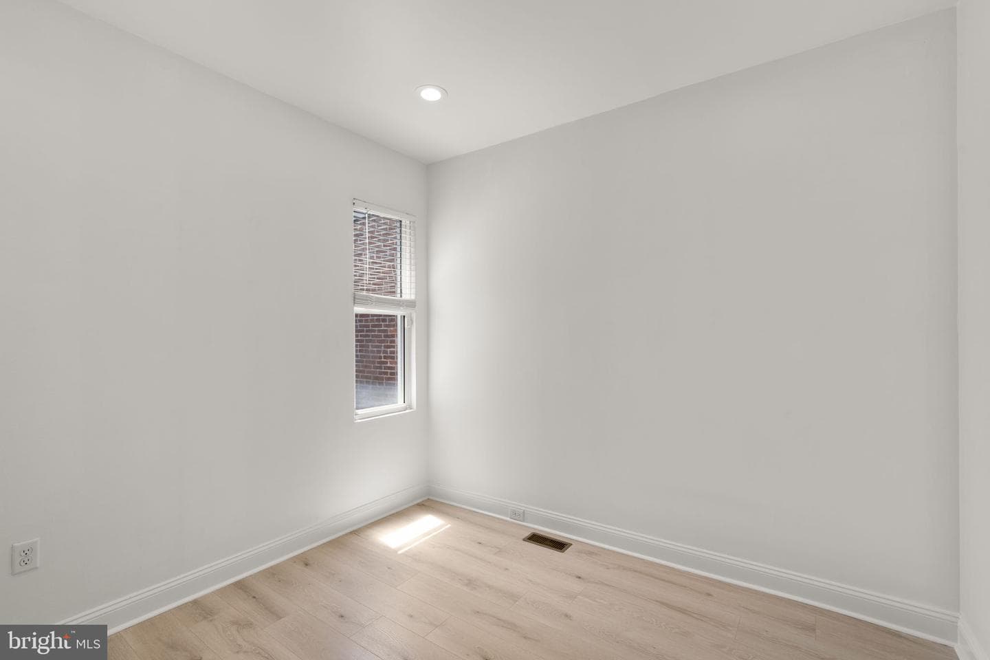 745 W Cross Street photo 33