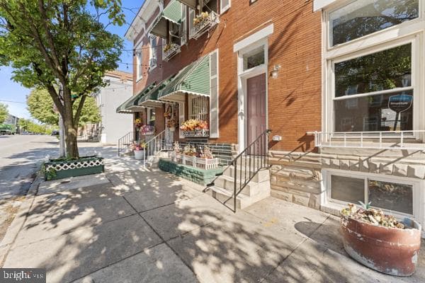 2528 Ashland Avenue photo 2