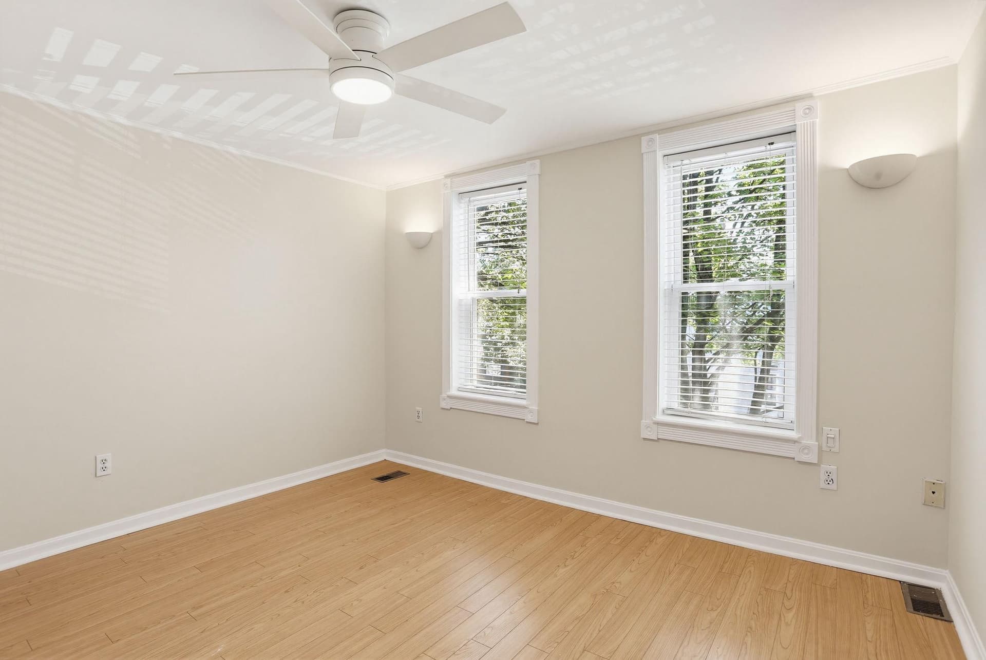 2116 Bank Street photo 21