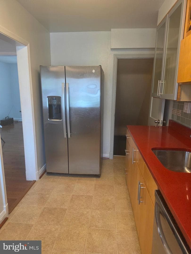 1235 Limit Avenue photo 10