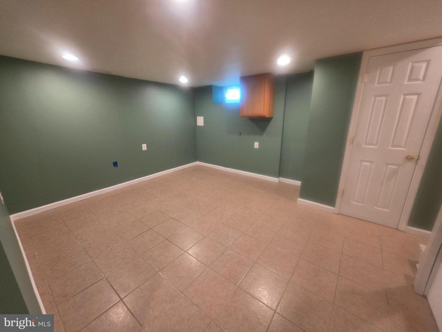1235 Limit Avenue photo 18