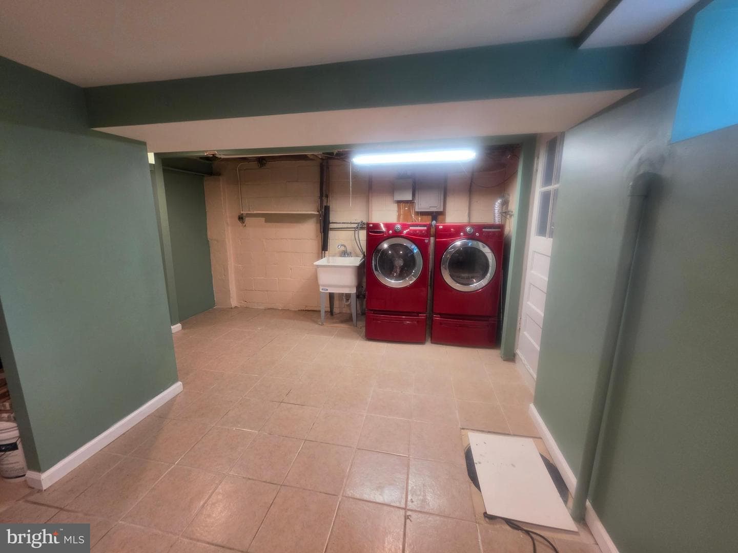 1235 Limit Avenue photo 25