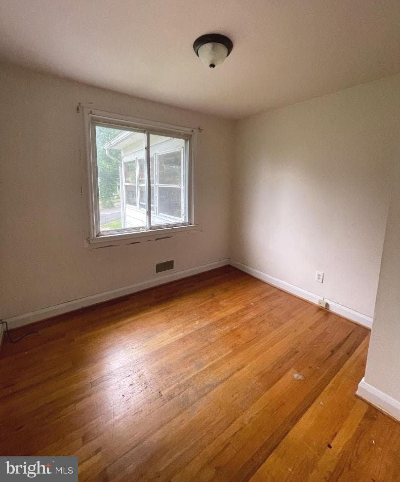4110 N Rogers Avenue photo 11