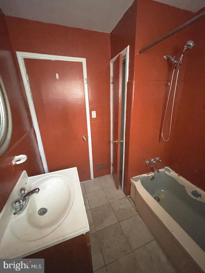 4110 N Rogers Avenue photo 20