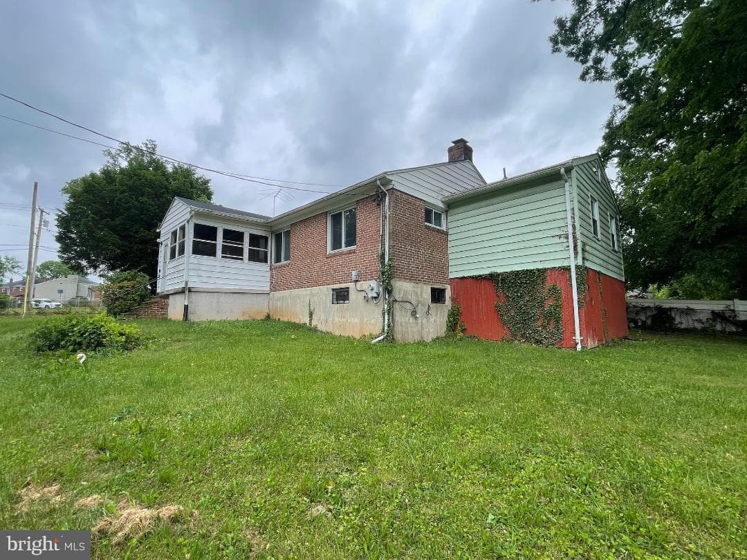 4110 N Rogers Avenue photo 3