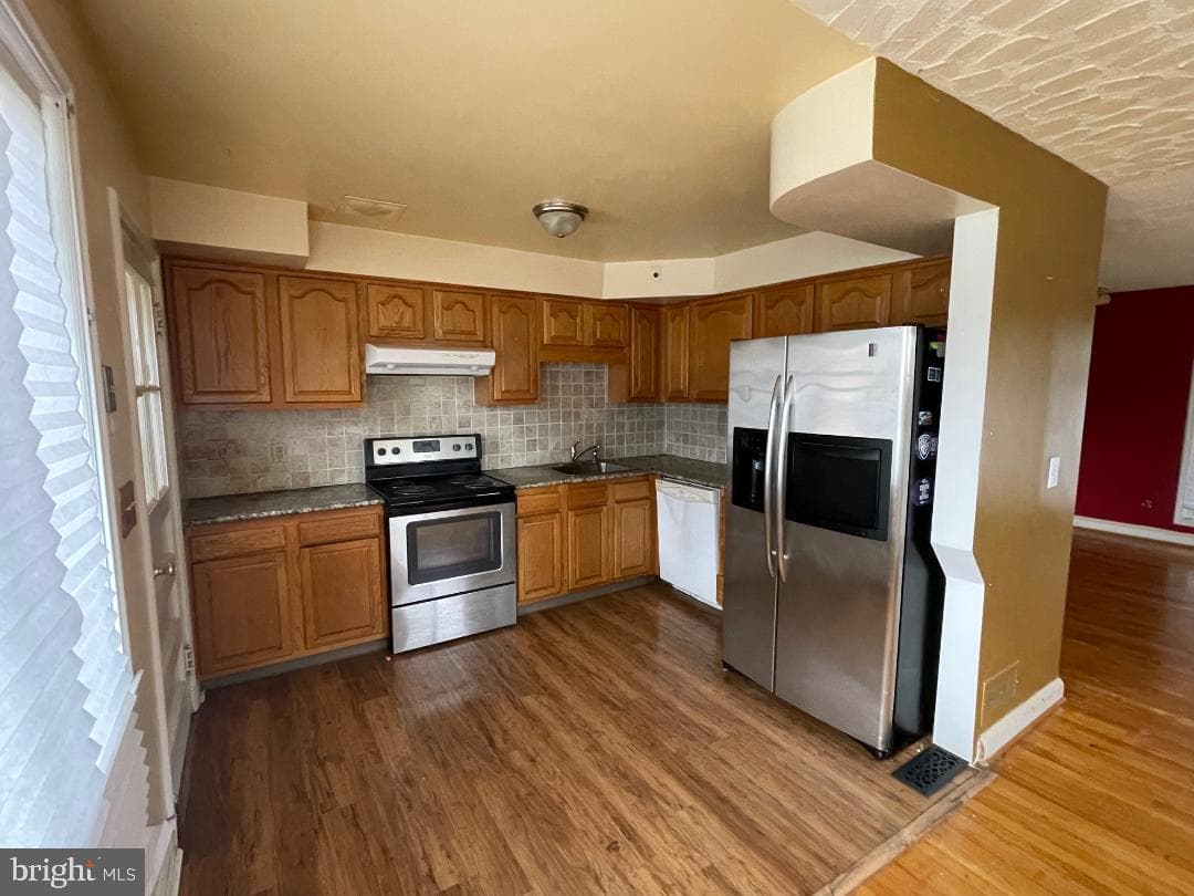 4110 N Rogers Avenue photo 5