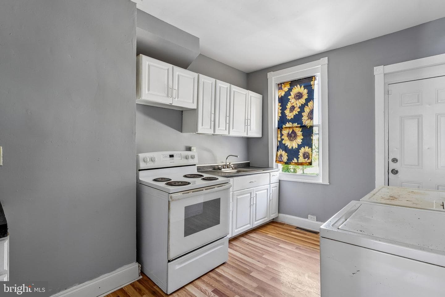 2304 E Lafayette Avenue photo 15