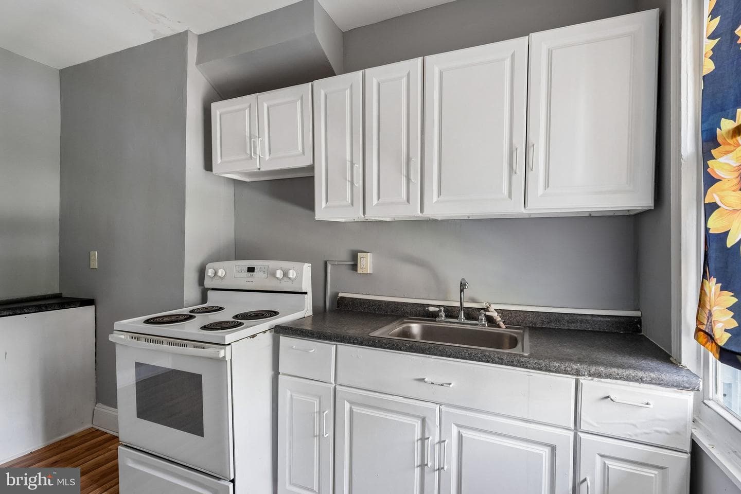 2304 E Lafayette Avenue photo 16