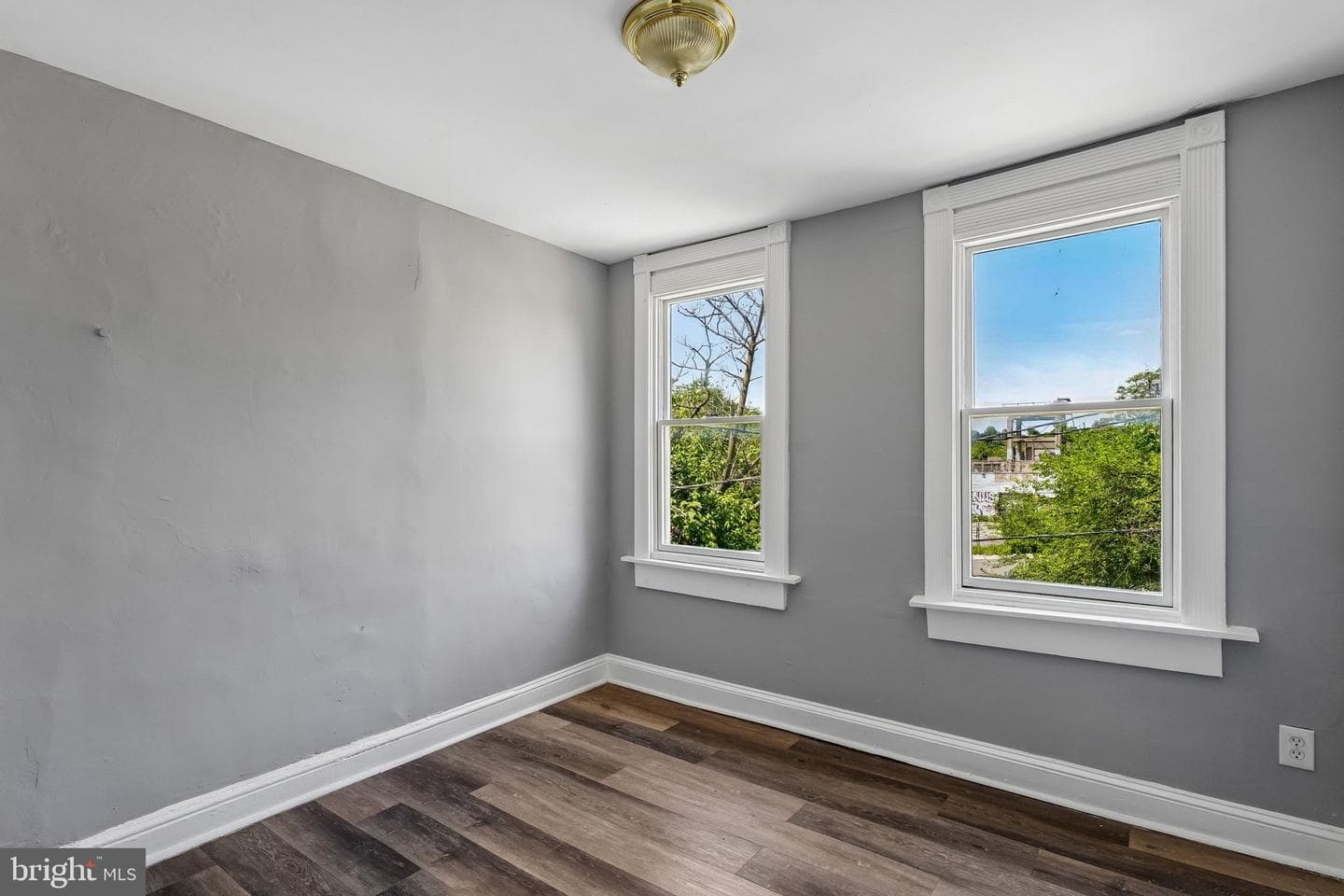2304 E Lafayette Avenue photo 17