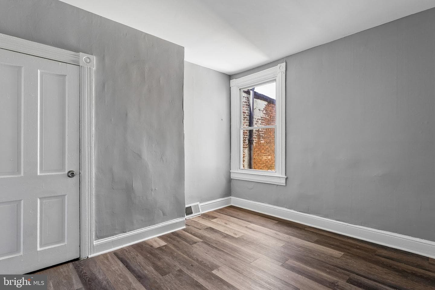 2304 E Lafayette Avenue photo 21