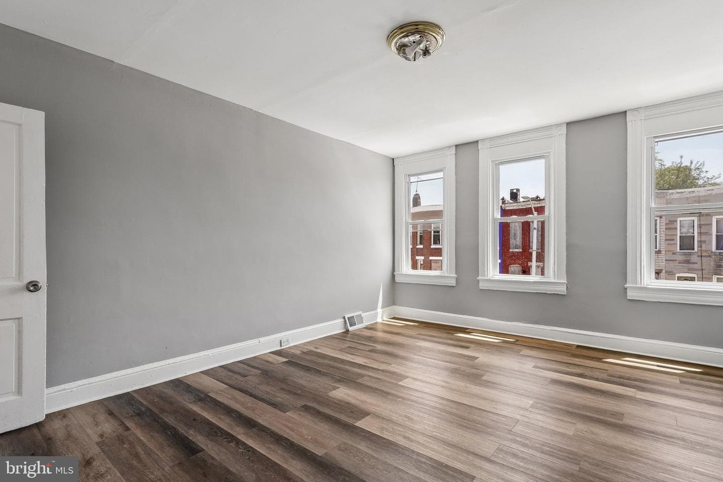 2304 E Lafayette Avenue photo 23