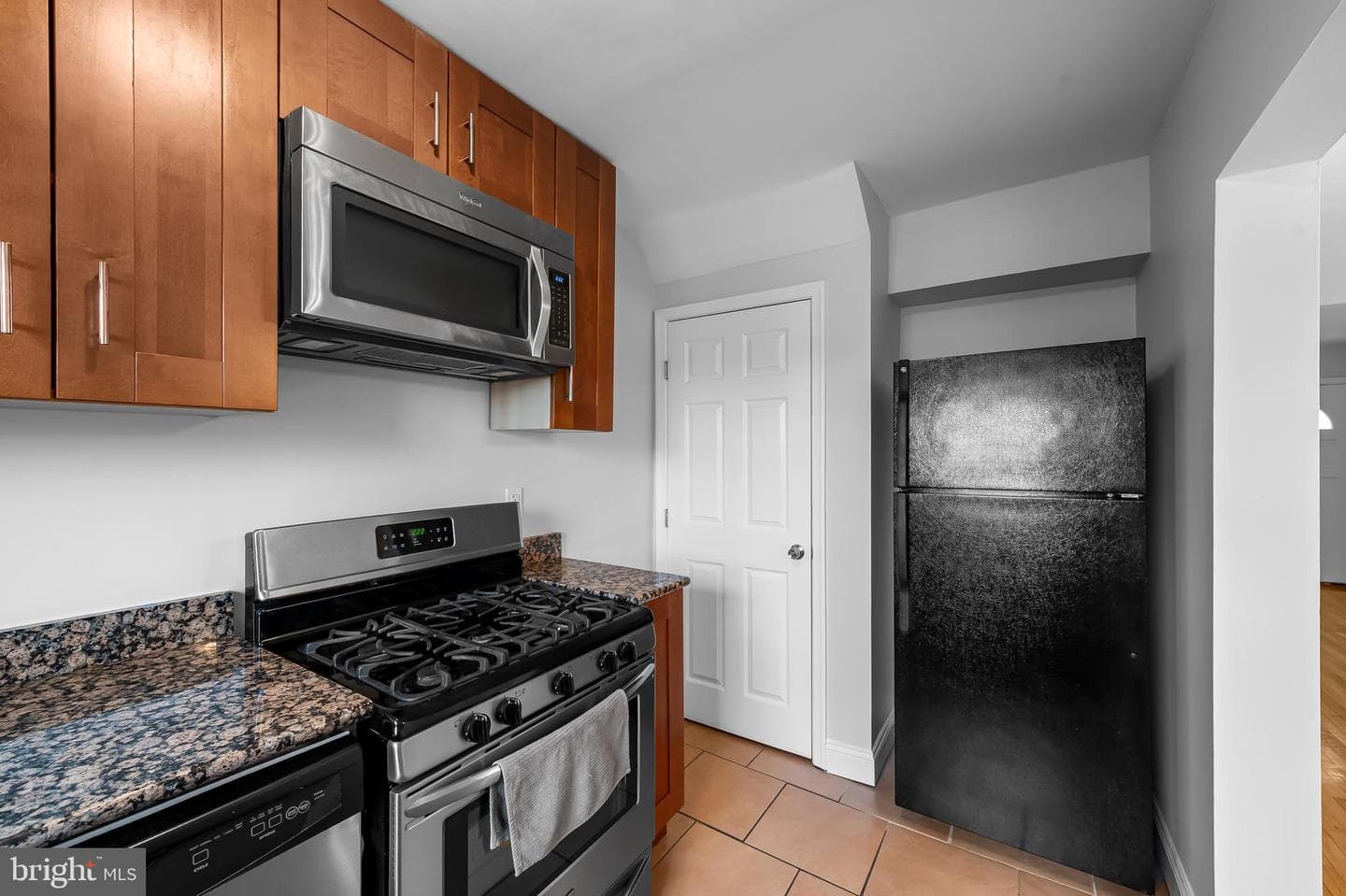 1413 Roland Heights Avenue photo 11