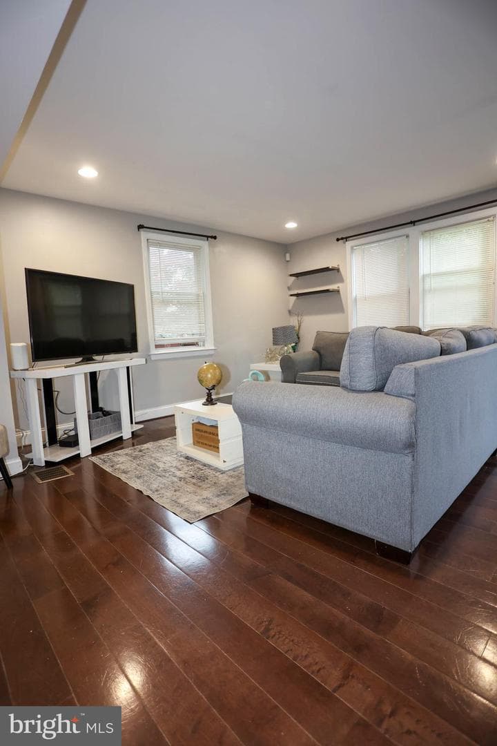 910 Dartmouth Road photo 13