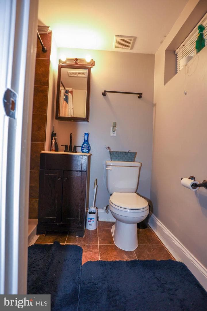 910 Dartmouth Road photo 40