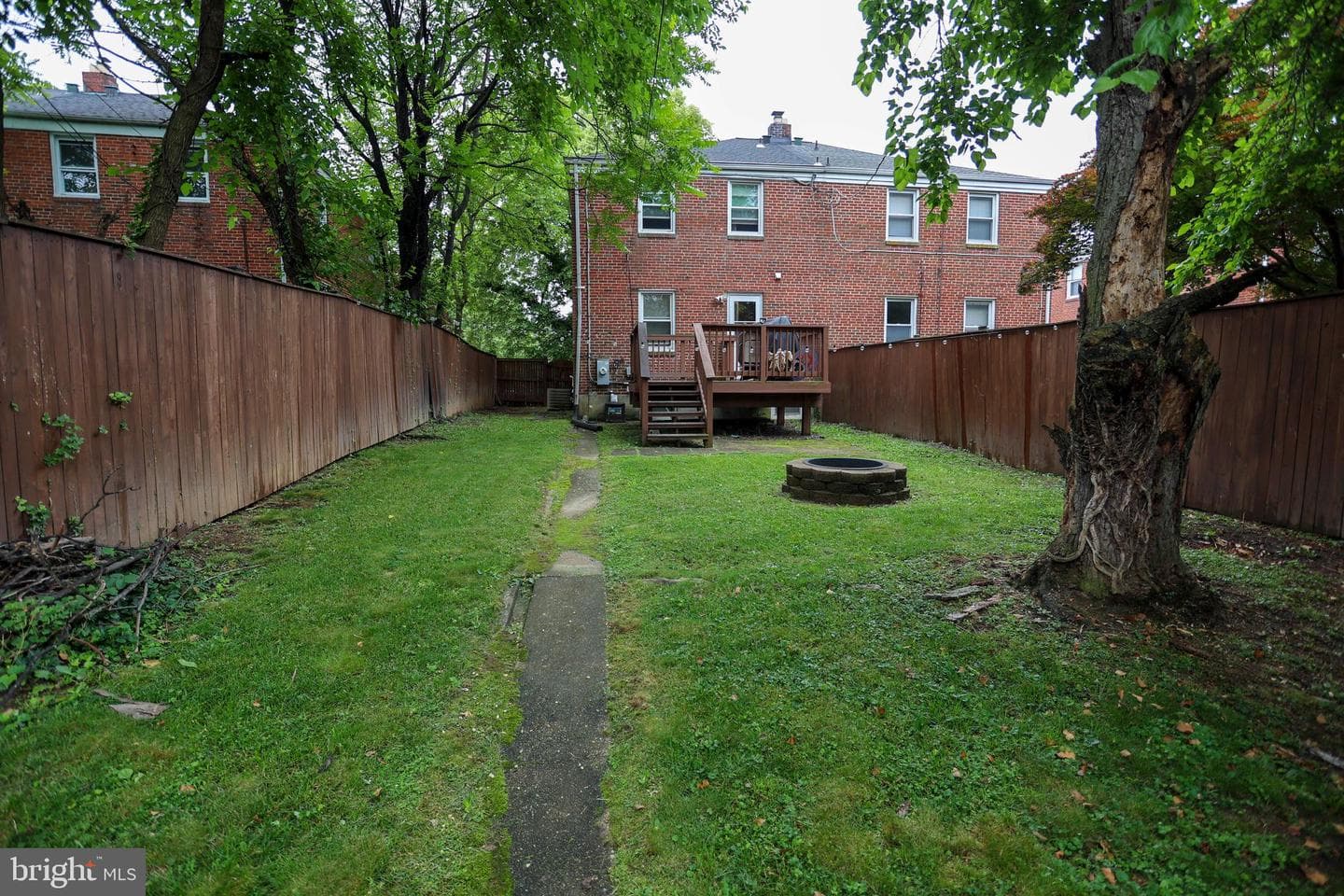 910 Dartmouth Road photo 46