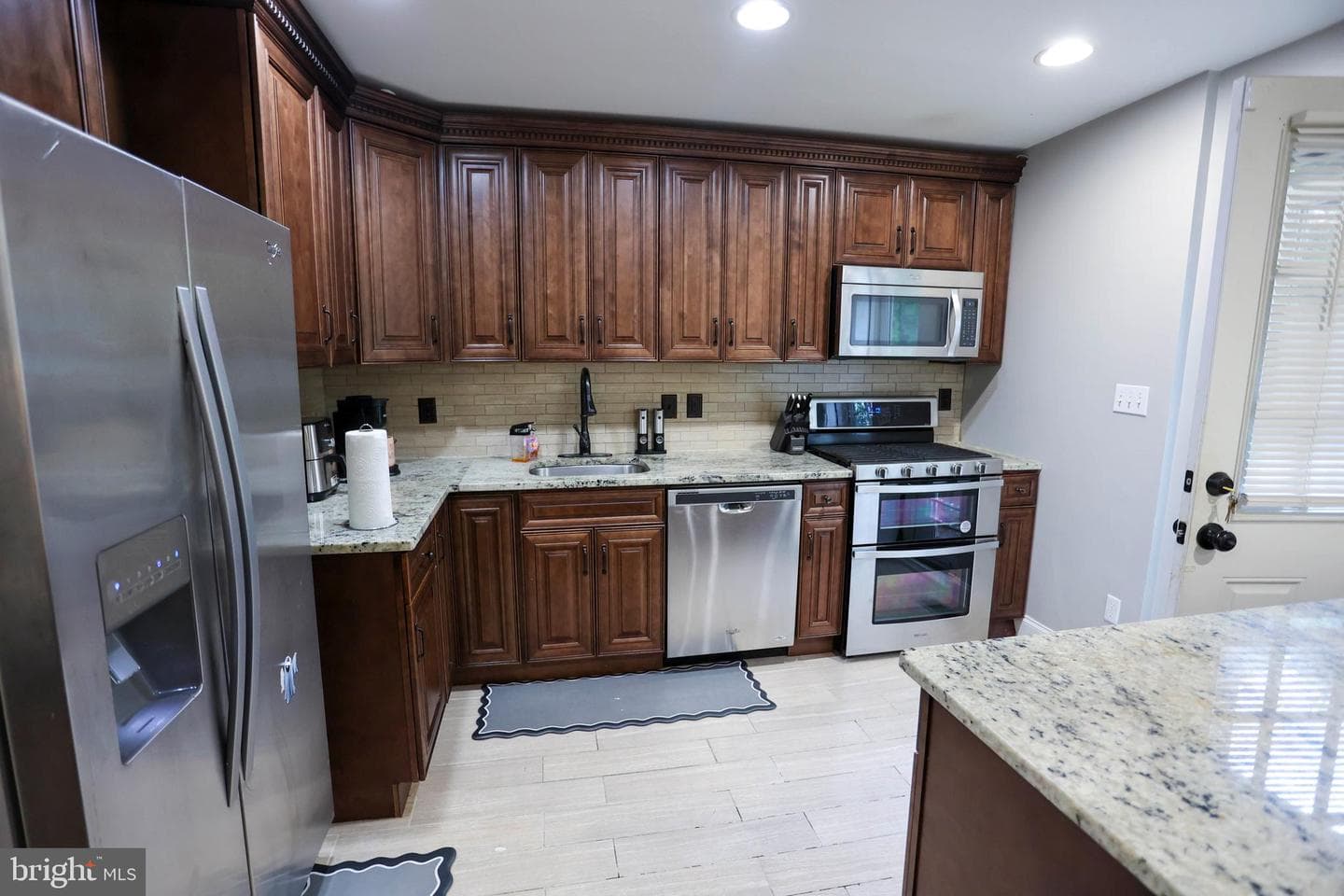 910 Dartmouth Road photo 5