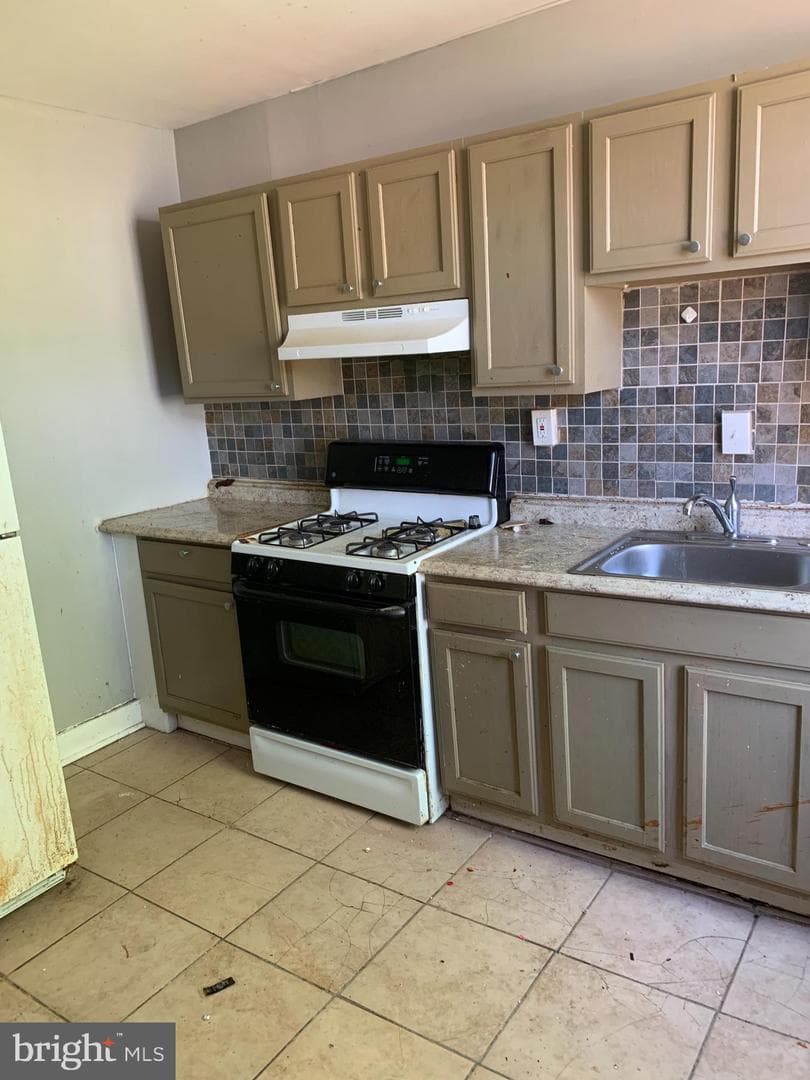 3170 Ravenwood Avenue photo 5