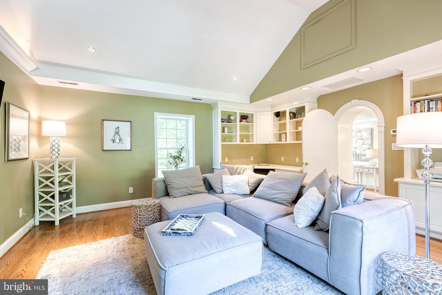 114 Castlewood Road photo 30