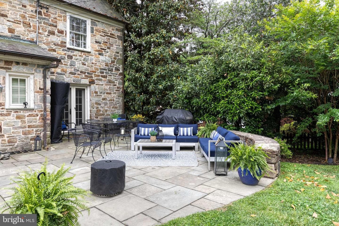 114 Castlewood Road photo 56