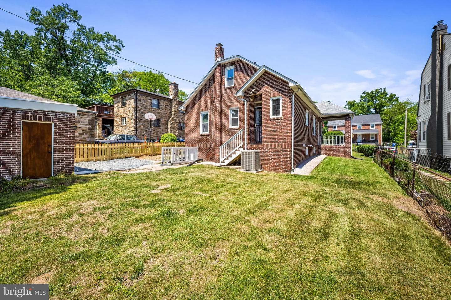 2505 Oakley Avenue photo 42