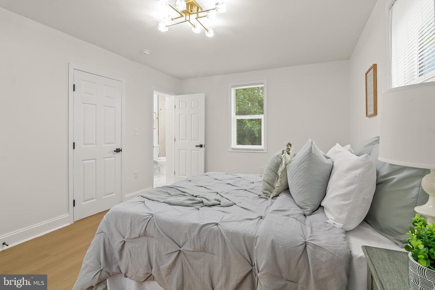 605 Woodbourne Avenue photo 23