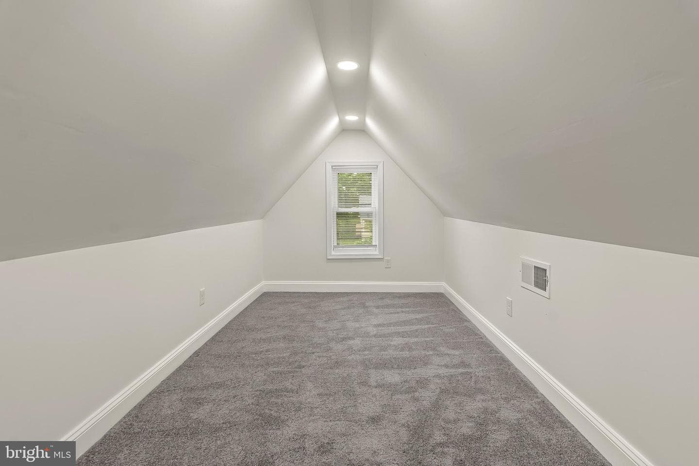 605 Woodbourne Avenue photo 34