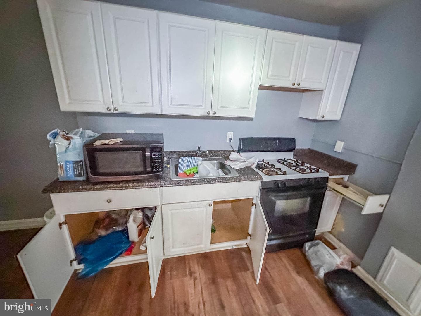 1733 N Bond Street photo 4