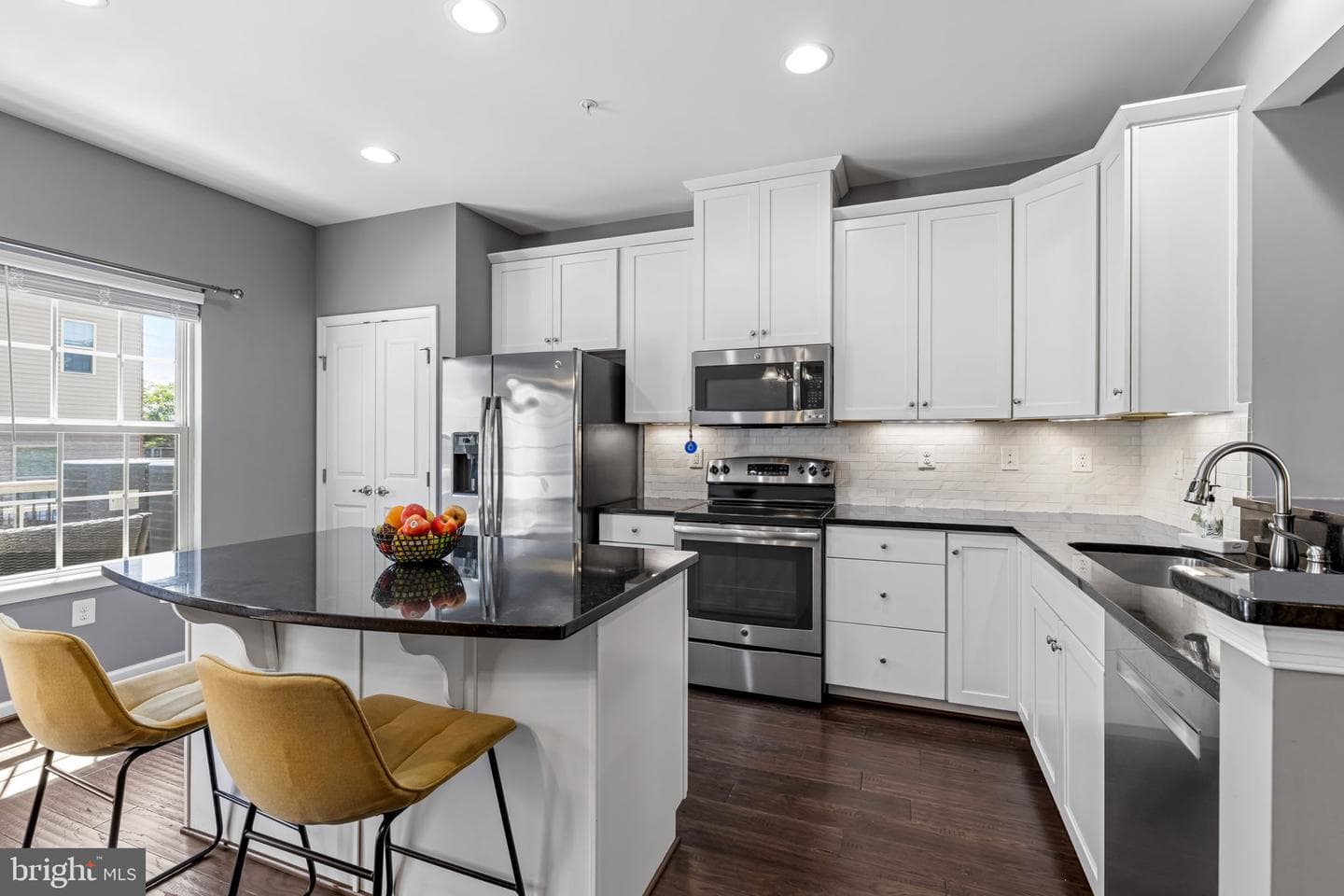 4662 Hudson Street photo 12