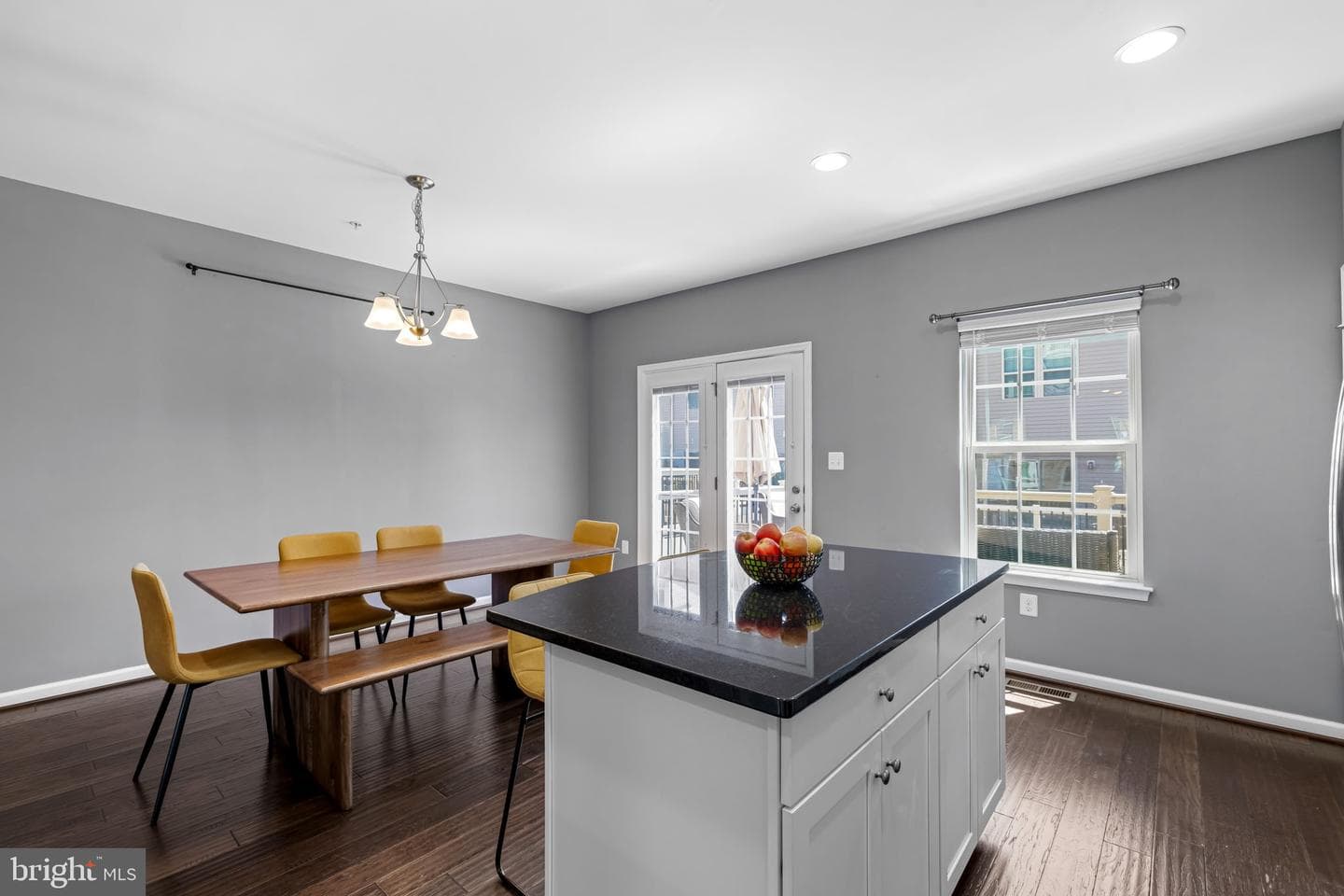 4662 Hudson Street photo 16
