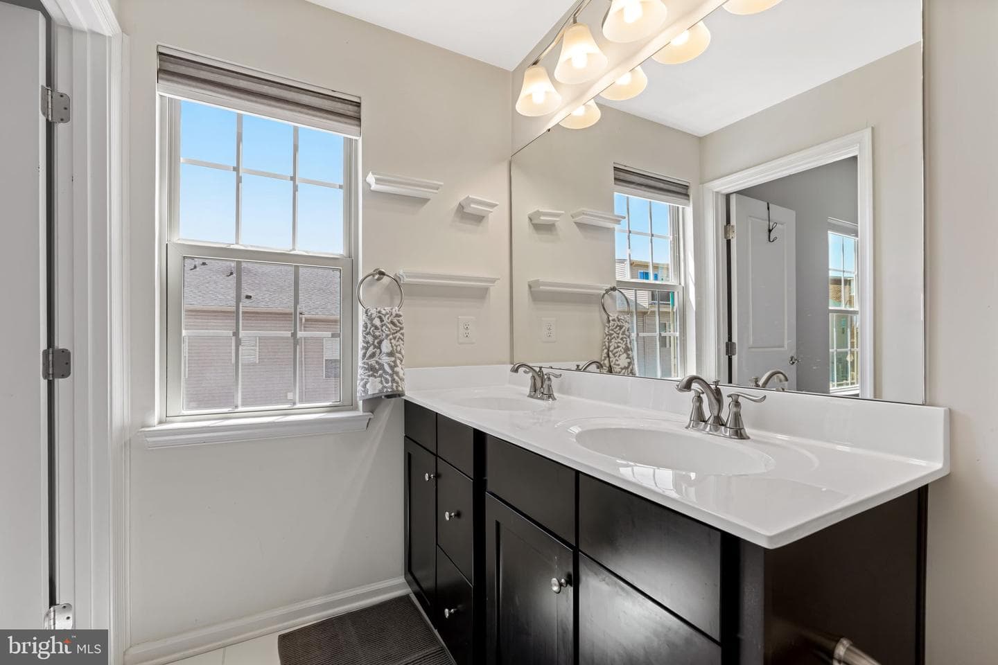 4662 Hudson Street photo 29